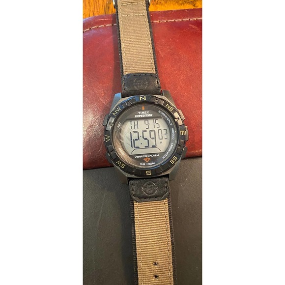 Men's 50mm Timex Expedition Watch, WR 100M, Vibration Alarm - Picture 3 of 4